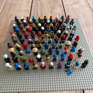 Partij Lego minifiguren 100 stuks beschikbaar voor biedingen