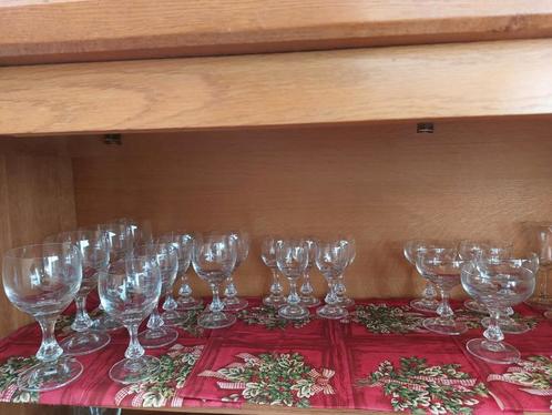 Mooi kristal glasservies - restant, Huis en Inrichting, Keuken | Servies, Gebruikt, Overige stijlen, Glas, Ophalen of Verzenden