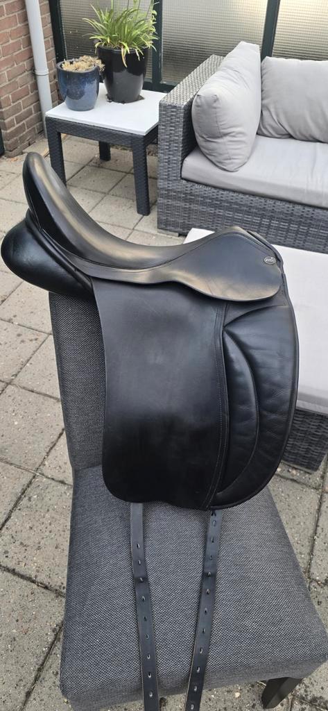 Fryso Profile zadel 18 inch, Dieren en Toebehoren, Paarden en Pony's | Zadels, Gebruikt, Dressuur, Ophalen of Verzenden