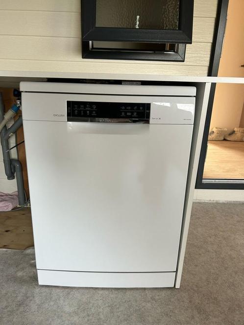 Zeer nette Bosch vaatwasser 1,5 jaar oud, Witgoed en Apparatuur, Vaatwasmachines, Zo goed als nieuw, Vrijstaand, Minder dan 85 cm