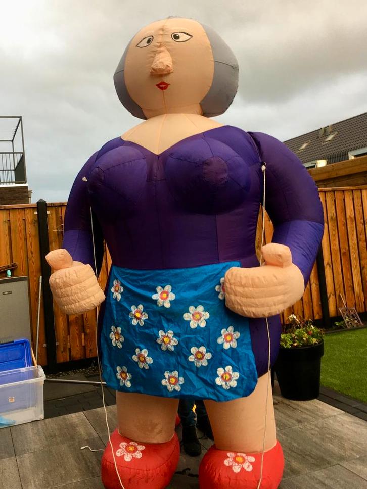 Flevoland verhuur SARA SARAH (30,00/3 dagen) | 50 jaar, Hobby en Vrije tijd, Feestartikelen | Verhuur, Zo goed als nieuw, Abraham of Sarah