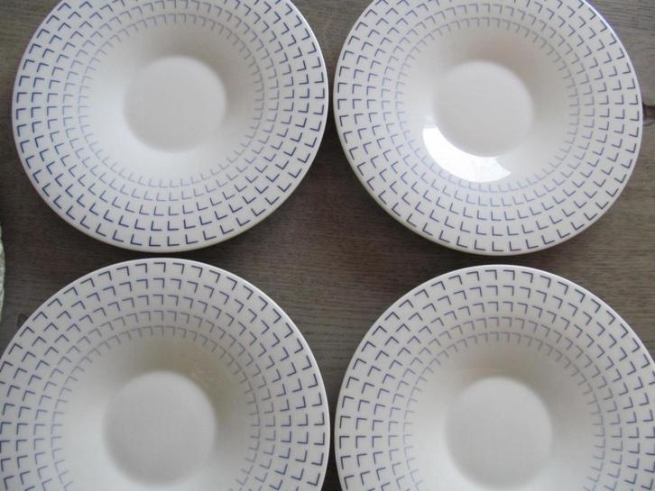 4 Rosenthal Yono Stratos aanvullende Borden / Schotel 18,5 d, Huis en Inrichting, Keuken | Servies, Zo goed als nieuw, Bord(en)