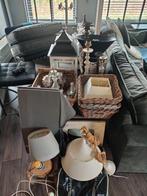 Salon tafel /schommel stoel /kaarsen standaard en veel accs., Huis en Inrichting, Lampen | Kroonluchters, Ophalen of Verzenden