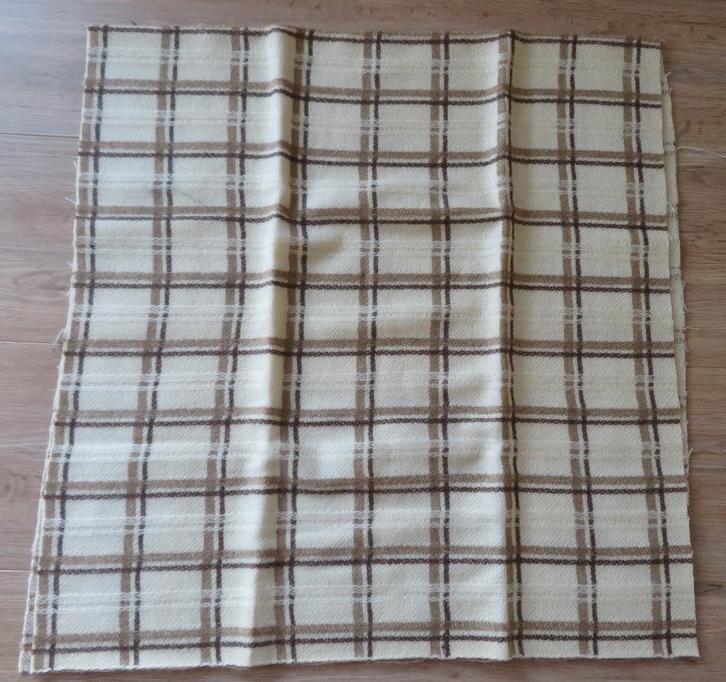 Stof beige bruin retro Vintage, Hobby en Vrije tijd, Naaien en Fournituren, Nieuw, Garen of Naald(en), Ophalen of Verzenden