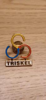 Triskel (Symboliek Keltische en Tibetaanse cultuur), Verzamelen, Speldjes, Pins en Buttons, Ophalen of Verzenden, Zo goed als nieuw