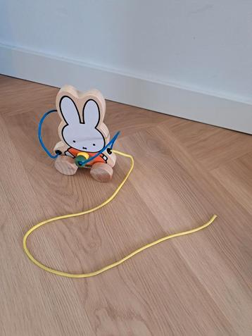 Miffy Houten Trekfiguur met Kralenbaan beschikbaar voor biedingen