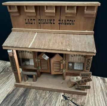 Old West Diorama LAST CHANCE SALOON  beschikbaar voor biedingen