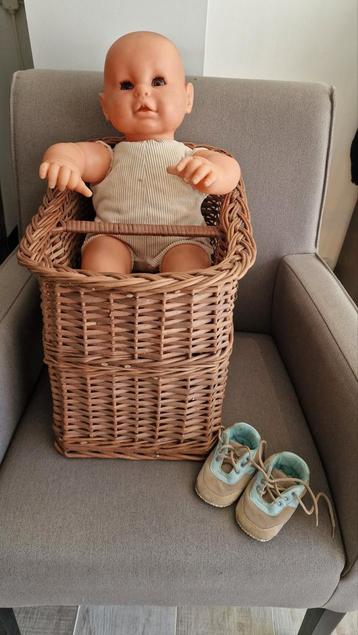 Vintage Babypop jaren 70 met accessoires beschikbaar voor biedingen