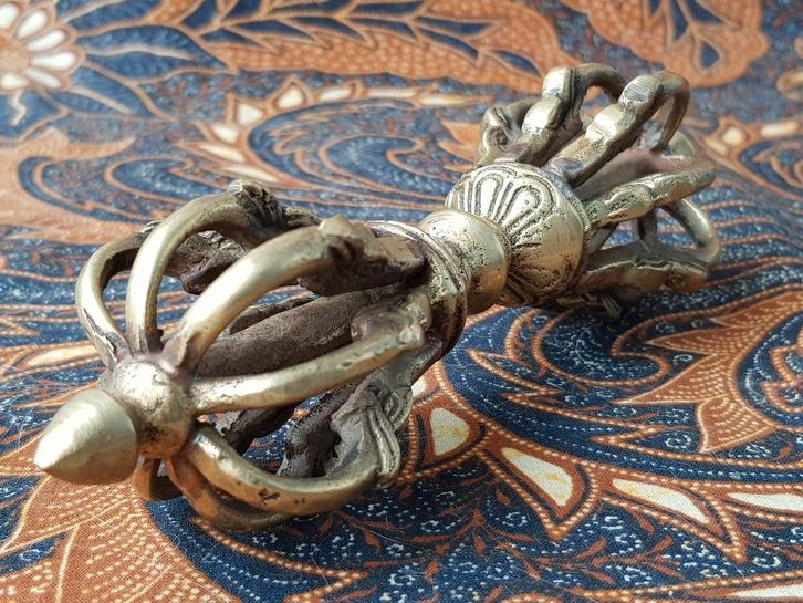 Mooie antieke Oosterse Dorje of Vajra van brons 16,8 cm., Antiek en Kunst, Kunst | Niet-Westerse kunst, Ophalen of Verzenden