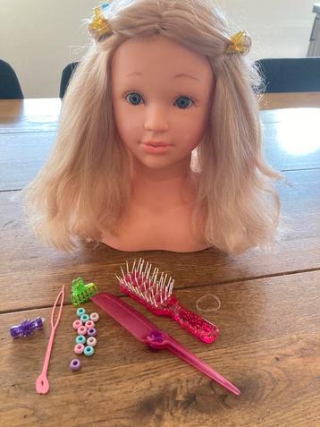 Kaphoofd/ make-up pop met accessoires beschikbaar voor biedingen