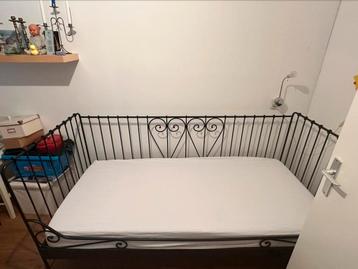Eenpersoons bed met spijlen  beschikbaar voor biedingen