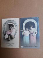 2 oude Nieuwjaarskaarten met meisjes onder een hoefijzer, Verzamelen, Ansichtkaarten | Themakaarten, Ophalen of Verzenden, Voor 1920