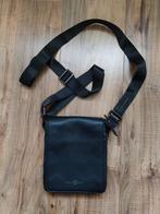 Giorgio Armani schoudertas met pen - Zeer nette staat!, Sieraden, Tassen en Uiterlijk, Tassen | Schoudertassen, Overige merken