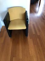 4 Leolux eetkamer Kuipstoelen op wieltjes Leer & Gele Stof, Ophalen, Zwart, Zo goed als nieuw, Vier