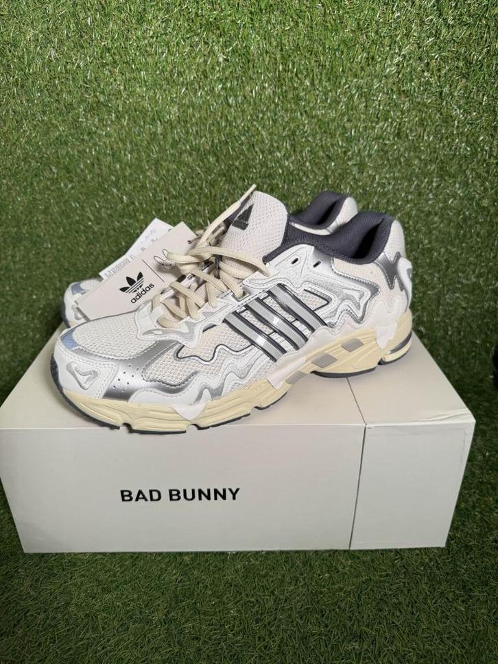 Adidas Bad Bunny - Response CL | IF7179 |  size 45.5, Kleding | Heren, Schoenen, Nieuw, Sneakers of Gympen, Wit, Ophalen of Verzenden