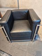 Le Corbusier LC2 fauteuil zwart, Huis en Inrichting, Ophalen, Zo goed als nieuw, 50 tot 75 cm, Leer