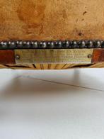 Een Klassieke Engelse Lederen clubchair fauteuil uit 1912, Ophalen