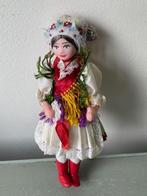vintage stoffen klederdracht pop. Hongarije / Boedapest., Verzamelen, Poppen, Ophalen, Zo goed als nieuw, Pop