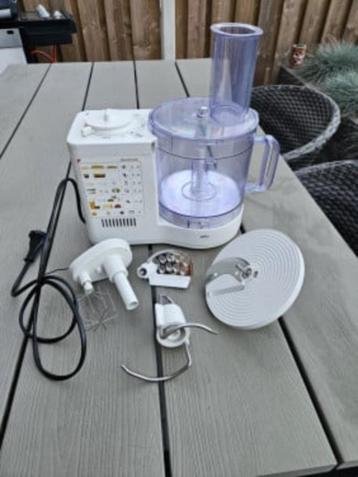 Werkende complete vintage Braun keukenmachine Type 4259 UK  beschikbaar voor biedingen