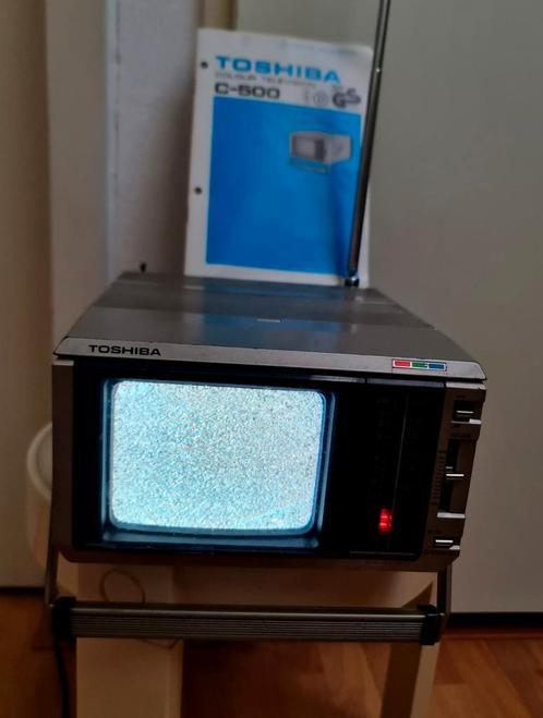 TOSHIBA portable draagbare tv Japans model C 500 goede staat, Audio, Tv en Foto, Vintage Televisies, Gebruikt, Minder dan 40 cm