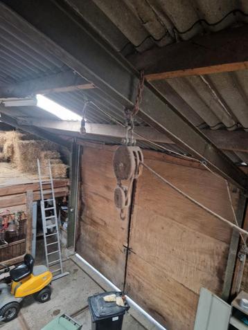 houten katrol beschikbaar voor biedingen