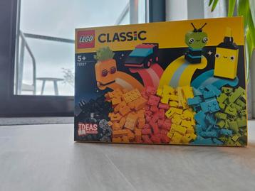 Lego Classics 11027 Neon