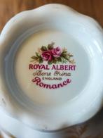 Royal Albert kop en schotel, Romance, PUNTGAAF, Ophalen of Verzenden, Zo goed als nieuw, Porselein, Kop en/of schotel