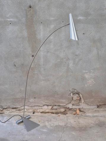 Prachtige strakke RVS design hala vloerlamp jaren 80 beschikbaar voor biedingen