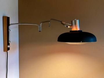 Zeer zeldzame Lakro Space Age swingarm wandlamp beschikbaar voor biedingen