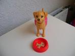 barbie hond met voerbak 14lx13hoog oren en staart bewegen, Ophalen of Verzenden, Zo goed als nieuw, Barbie