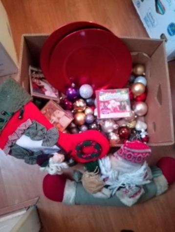 kerstspullen te koop alles voor 3,00 euro beschikbaar voor biedingen