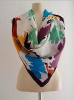Sjaal met abstract dessin van Pierre Cardin, Kleding | Dames, Mutsen, Sjaals en Handschoenen, Verzenden, Zo goed als nieuw, Sjaal
