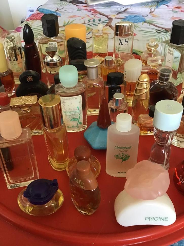 Ongeveer 50st.lot dure parfums flesjes collectie koopje, Verzamelen, Parfumverzamelingen, Ophalen of Verzenden
