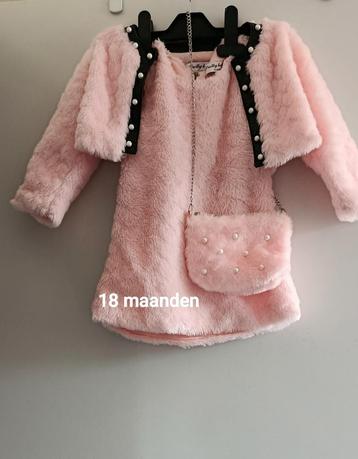 Jurkje met een jasje + tasje  beschikbaar voor biedingen