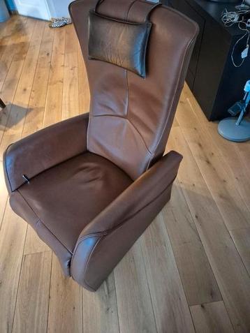 Relaxfauteuil  bruin leder beschikbaar voor biedingen