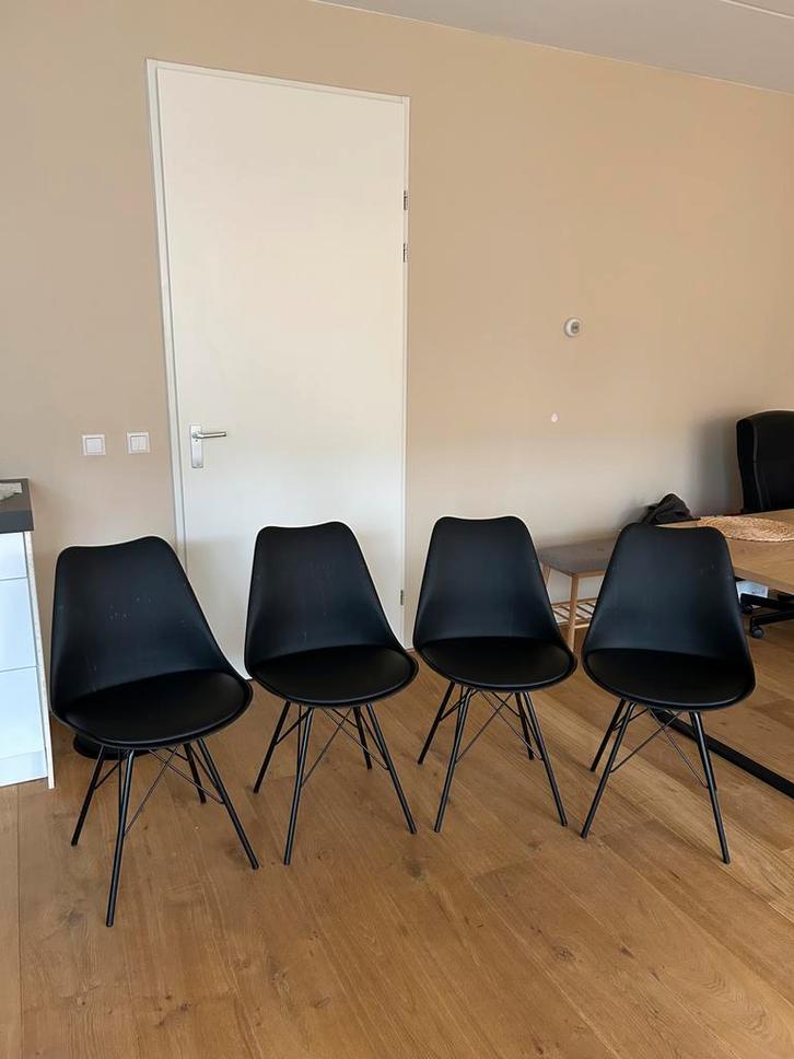 4 Zwarte Eetkamerstoelen Jysk KLARUP, Huis en Inrichting, Stoelen, Gebruikt, Vier, Kunststof, Zwart, Ophalen