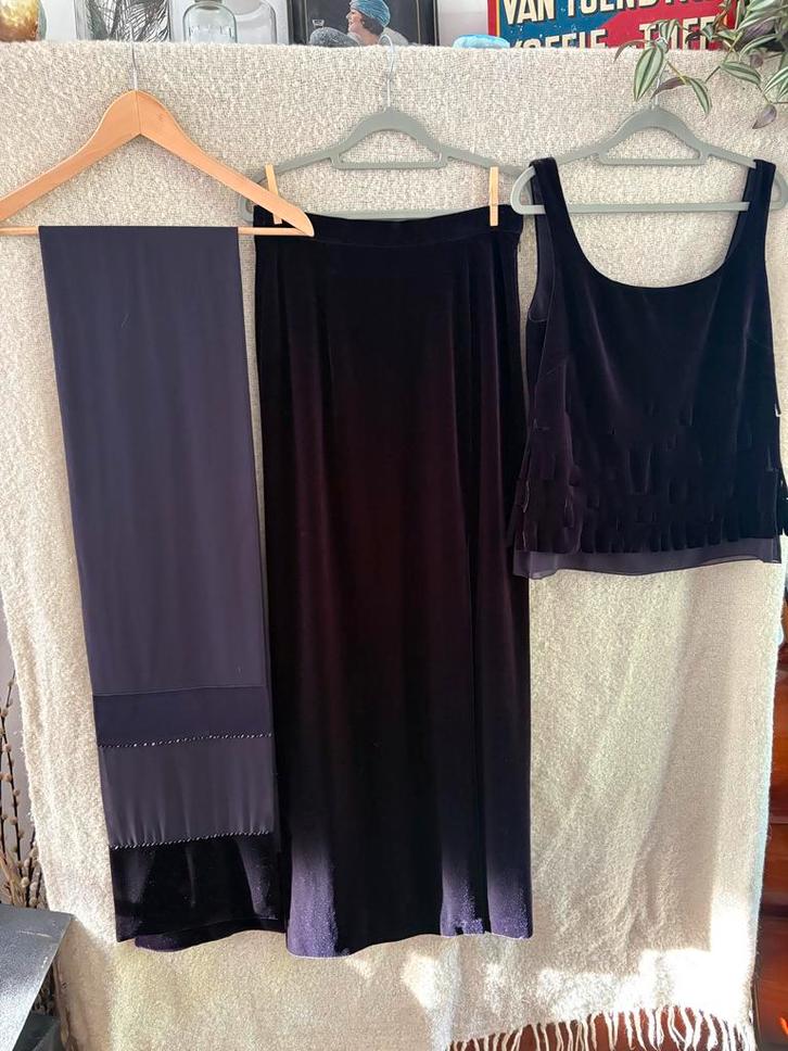 Paarse fluwelen avondjurk met split - After Six, Kleding | Dames, Jurken, Zo goed als nieuw, Maat 42/44 (L), Paars, Onder de knie