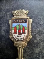 Theelepeltje Vaals Drie landenpunt met emaille schildje, Ophalen