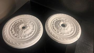 plafondrozet 2 stuks beschikbaar voor biedingen