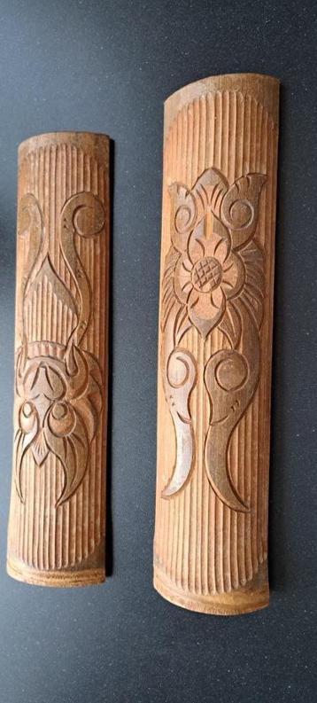 Indonesische bamboe houtsnijwerken beschikbaar voor biedingen