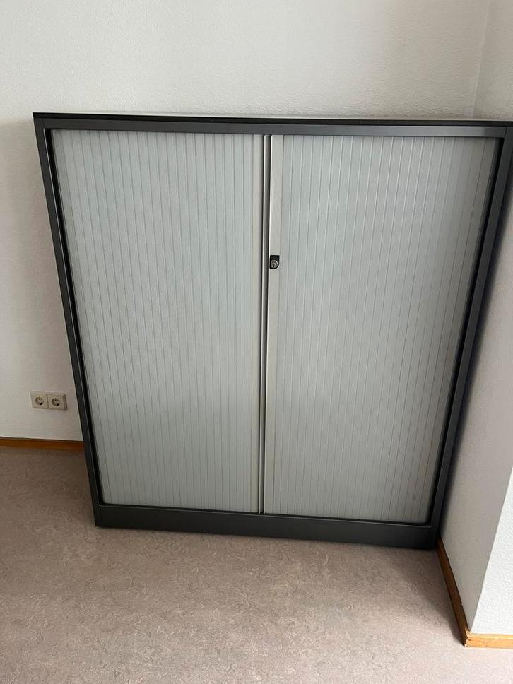 Mooie Ahrend dokterskast archiefkast, Huis en Inrichting, Kasten | Roldeurkasten en Archiefkasten, Gebruikt, 100 tot 150 cm, 25 tot 50 cm