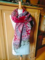Prachtige rode pashmina warm, mooi dessin, Ophalen of Verzenden, Zo goed als nieuw, Maat 46/48 (XL) of groter, Sjaal