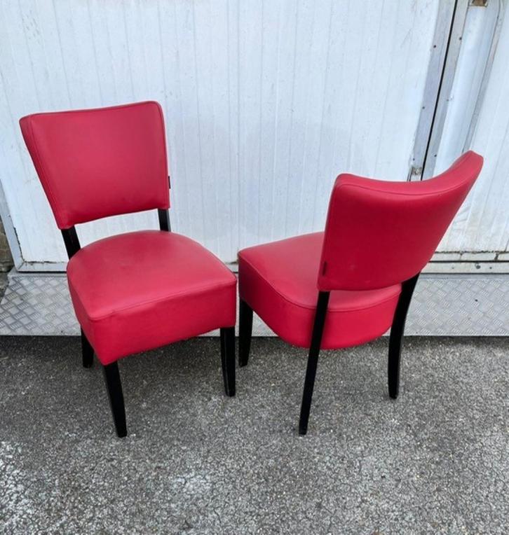 2 stuks nette horeca stoelen Lisa rood VOORRAAD, Huis en Inrichting, Stoelen, Zo goed als nieuw, Twee, Hout, Leer, Rood, Ophalen