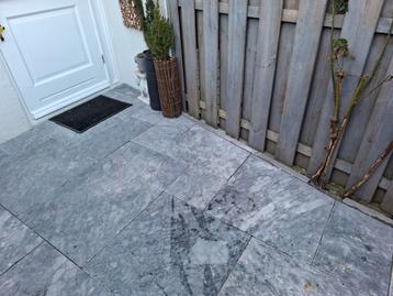 Terrastegels,  natuursteen,  grijs.  beschikbaar voor biedingen