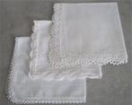 Drie antieke zakdoekjes met mooie sierrand (handwerk), Antiek en Kunst, Ophalen of Verzenden