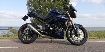Triumph Speed Triple 1050 uit 2011 /parts beschikbaar voor biedingen