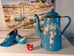 Blauwe Franse koffiepot met dik opgelegde roosjes, Ophalen of Verzenden