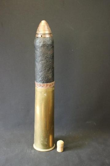 Britse WO1 18 pounder schrapnel LEEG beschikbaar voor biedingen
