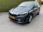 BMW 2-Serie Active Tourer 220 harman/kardon Dealer auto, Auto's, 1998 cc, 1380 kg, 75 €/maand, Particulier