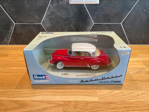 Revell 1:18 Auto Union 1000 S Coupé rood/wit mint in box, Hobby en Vrije tijd, Modelauto's | 1:18, Zo goed als nieuw, Revell, Ophalen of Verzenden